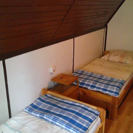 Ow Gromada Pod Topolami Мендзыздрое